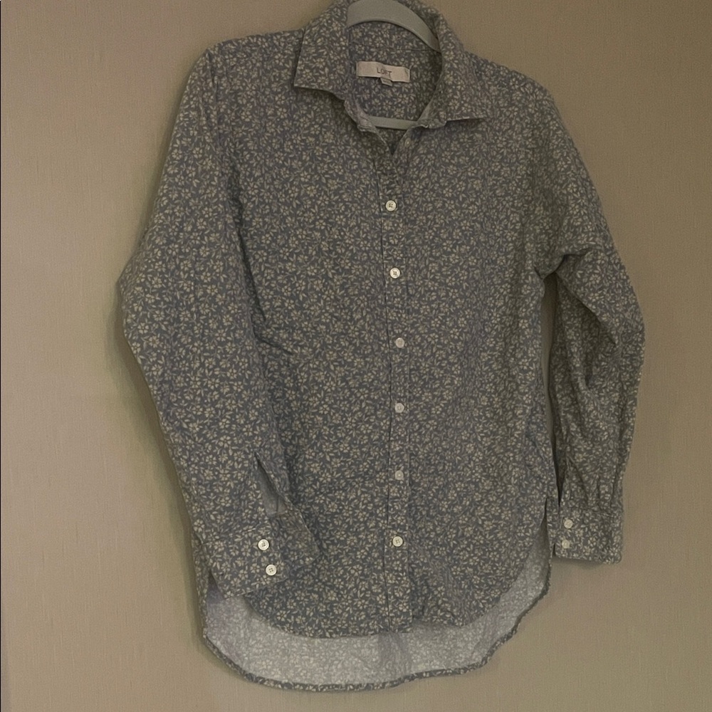 Loft xs cottagecore blue cream floral button down high low top cotton